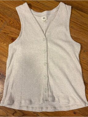 Ribbed Button-Front Tank Top in Light Gray